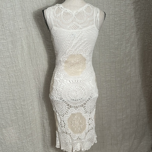 Perfect Vintage Cache White Crochet Dress with silk inlays - Picture 6 of 7